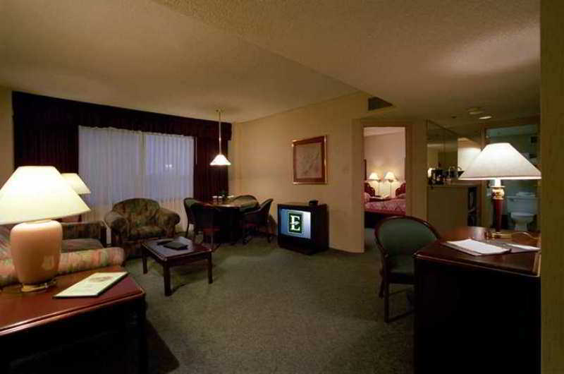 Embassy Suites By Hilton Dallas-Love Field Room photo