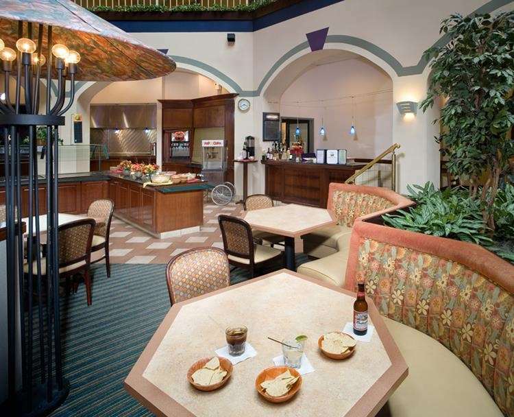 Embassy Suites By Hilton Dallas-Love Field Restaurant photo